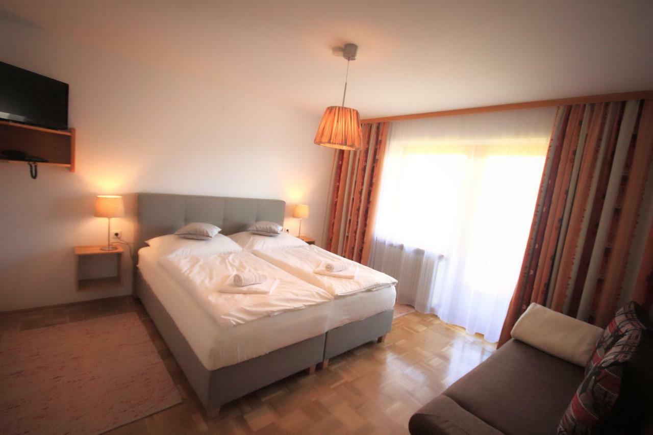 Hotel Pension Eichenhof Ried im Zillertal Kültér fotó